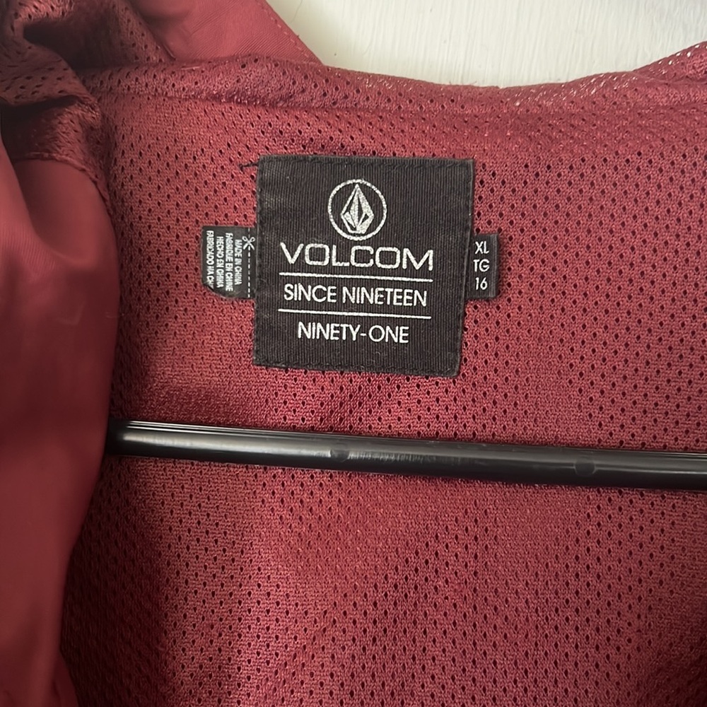 Volcom Windbreaker - Picture 2 of 2